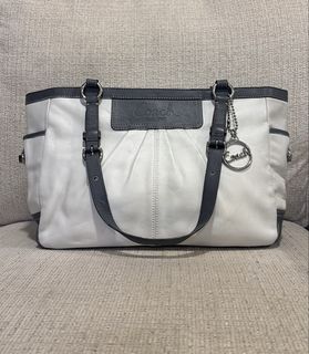 (Category: ) located in . Submitted by vintagefinds.co (Listing ID 1445543065, Image 1). Description: .