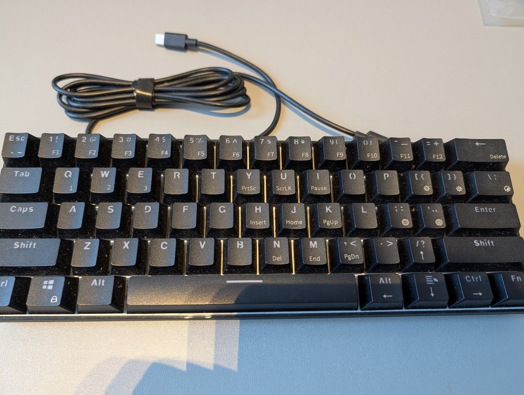 Compact Mechanical Keyboard with USB-C Cable490367164026071040