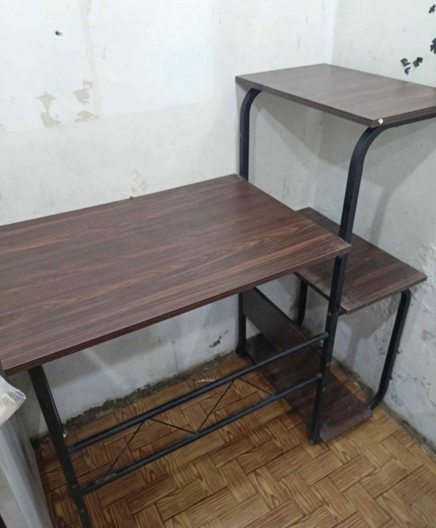 Computer table (Category: Tables & Sets) located in Taguig. Submitted by kbxzkidsapparel (Listing ID 1445498794, Image 1). Description: .