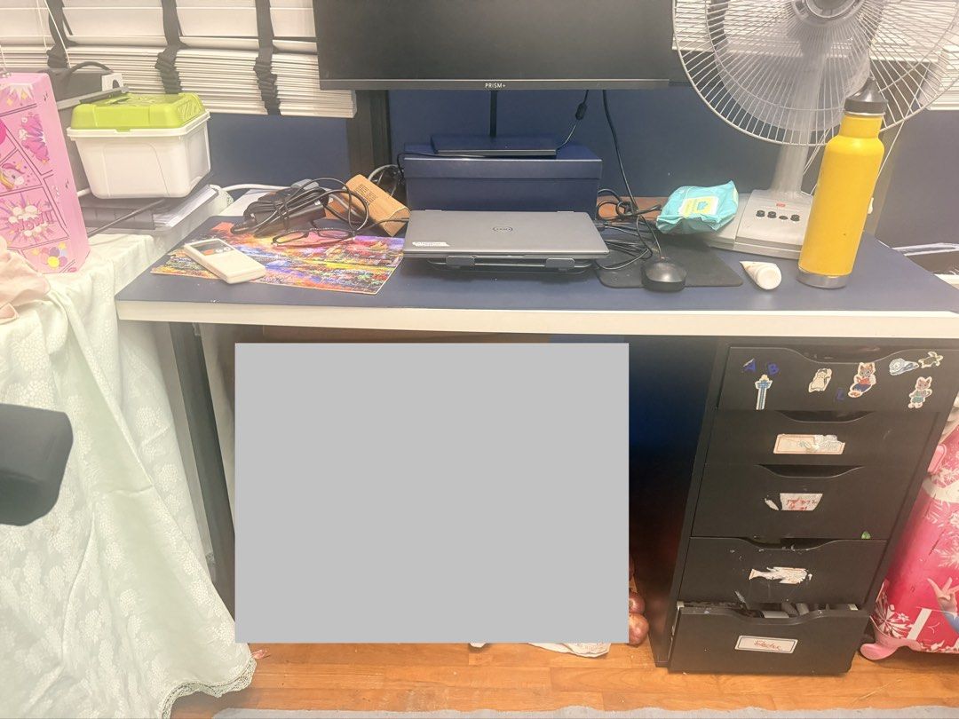 Computer table (Category: Tables & Sets) located in Singapore. Submitted by npramod (Listing ID 1445561259, Image 1). Description: Computer table with storage .