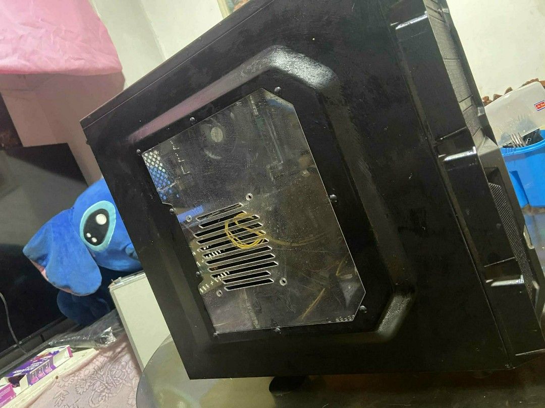 Cooler Master Desktop PC Case with Samsung DVD Drive (Category: Desktops) located in Manila. Submitted by johnmmeeey (Listing ID 1445466762, Image 3). Description: - Black Cooler Master PC case - Includes Samsung DVD-RW drive - Features Gigabyte motherboard - Power supply unit included - Ample space for components - Ideal for custom builds or upgrades - Sold as is ------- Amd fx 8320 4.2Ghz 8core - 8 Thread Gigabyte Am3+ 8gb ddr3 2gb gtx 560 ti g