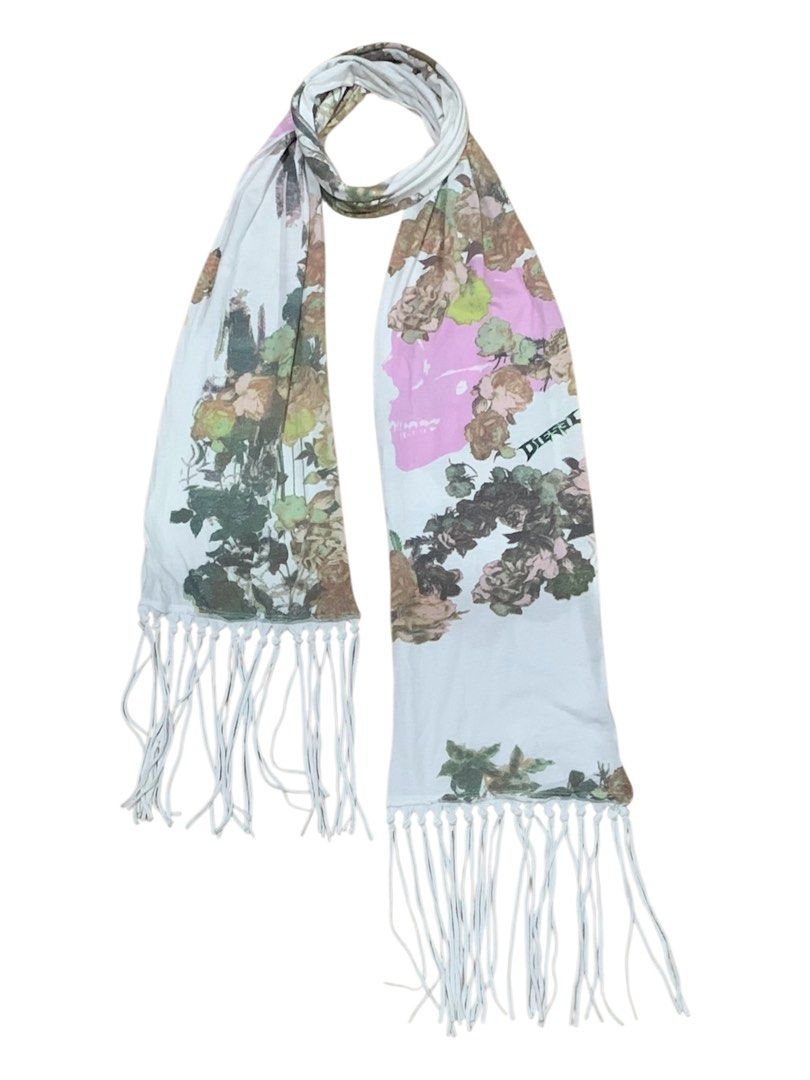 DIESEL FLORAL PRINTED LING SCARF (Category: Scarves) located in Gumaca. Submitted by getscore.ph (Listing ID 1445529006, Image 1). Description: WTS ❗️DIESEL FLORAL PRINTED LONG SCARF❗️ ✅Actual Dimes: 44 cm x 184 cm W 17 L 72 ✅Color Rate: 9.5/10 ✅Condition: Excellent ✅Issue: None Color may due to lightning NEED WASH ✨Mine: 680 Add Shipping fee 📍Loc. Gumaca,Quezon 📍Courier: JNT EXPRESS.