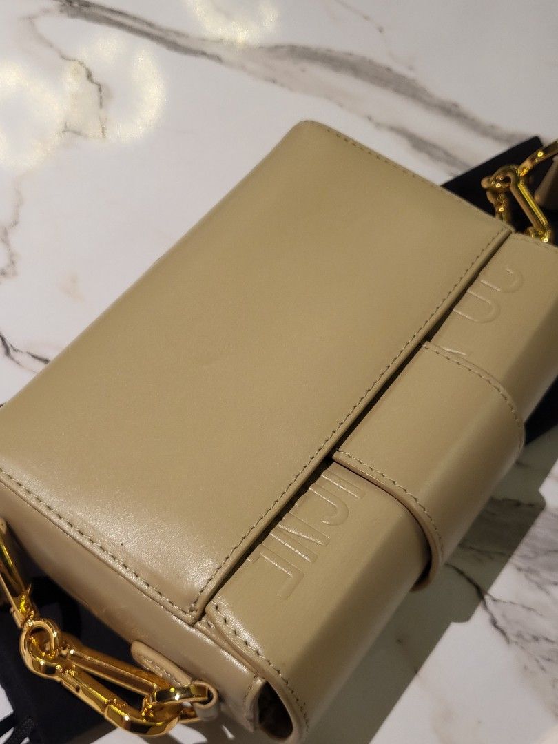 DIOR 30 MONTAIGNE JAPAN PRELOVED (Category: Luxury Bags & Wallets) located in Manila. Submitted by mrszregeng (Listing ID 1445524894, Image 3). Description: 🇯🇵 JAPAN PRELOVED 💯 GENUINE LEATHER WITH DUSTBAG WITH CODE.