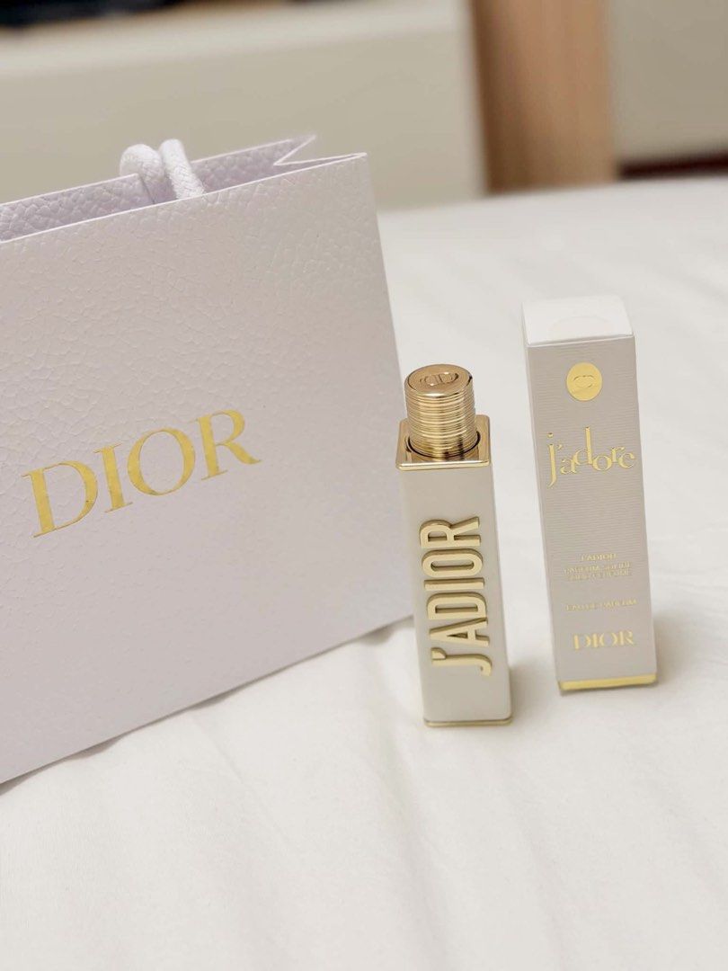 Dior J'adore Eau de Parfum (Category: Fragrance & Deodorants) located in Quezon City. Submitted by ijadee (Listing ID 1445451091, Image 2). Description: Authentic Dior J'adore perfume in original box. Classic, great scent for gifting or personal use..