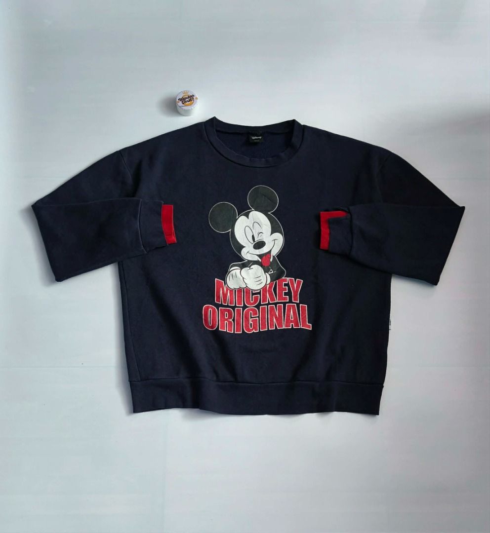 Disney Mickey Mouse Graphic Sweatshirt/Crewneck (Category: Coats, Jackets and Outerwear) located in Manapla. Submitted by gentleturtle_3dc683 (Listing ID 1445583596, Image 1). Description: 👕 Disney Mickey Mouse Graphic Sweatshirt/Crewneck 💵 Price: ₱ 139 📏 Size: L (21 x 24 ½) ✅ Color Rate: 9 - 9.5 or better 🚨 Condition: Great condition 👀 Issue/s: None 📌 Note: This is a pre-loved thrifted item. Brand shown is part of the original tag/logo. 💬