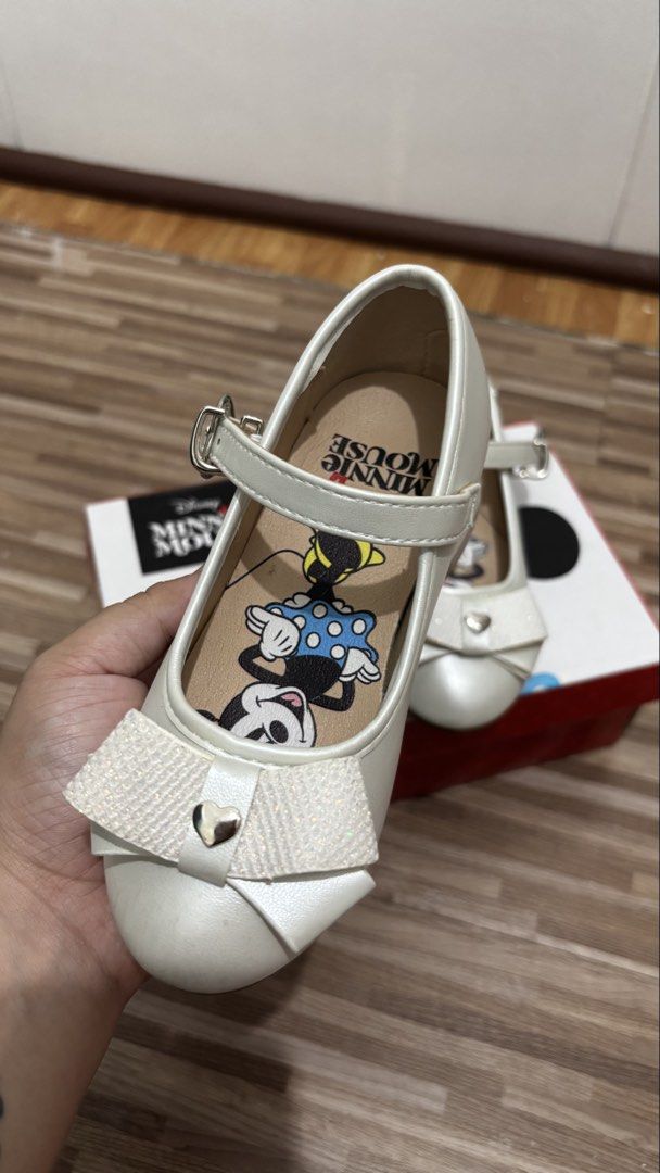 Disney Minnie Mouse White Heels/Sandals (Category: Babies & Kids Fashion) located in Antipolo. Submitted by keitoxxc (Listing ID 1445567549, Image 3). Description: Bought for ₱1299 Size 26 - can fit 15-17cm feet with allowance pa for medyas if ever My daughter used this ONCE - on her bday lang No flaws Payment first, before ship. MOP: BDO/Gcash/Maribank Shipping via Lalamove/Gogoexpress/J&T.
