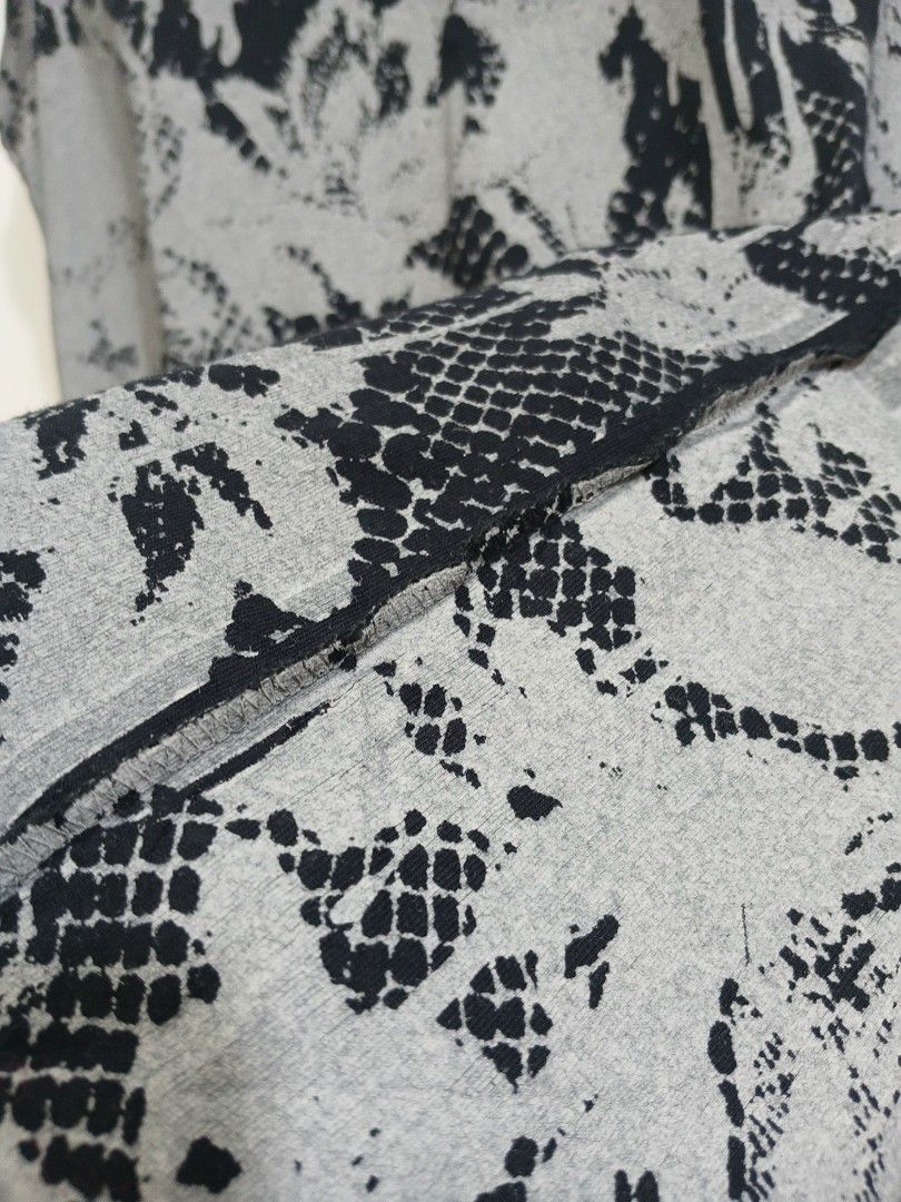 Dolce & Gabbana Tank top (Category: Luxury Apparel) located in Taytay. Submitted by leanmark103093 (Listing ID 1445540886, Image 3). Description: D0LC€ & G∆BB∆N∆ 0rig/auth Long Tank Top With Black/Gray Floral lace print With Side Seam allowance Exposed Medium on tag W18.5 L28 Good as new No issue 📩📩📩📩.