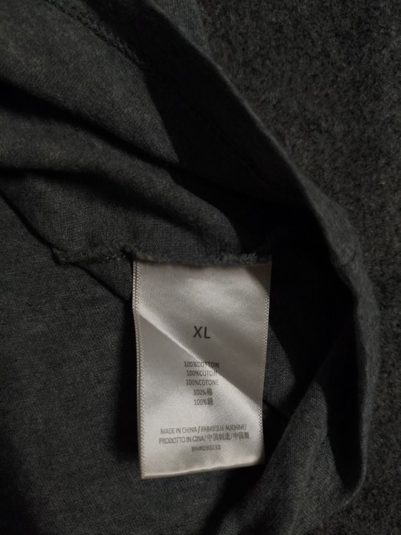 ESSENTIALS FOG '1977' Long Sleeve T-Shirt (Category: Tshirts & Polo Shirts ) located in Caloocan City. Submitted by pingpongggball (Listing ID 1443539845, Image 3). Description: - Grey long sleeve t-shirt 25x30 - Features a '1977' graphic print on the front - Classic crew neck design - Relaxed fit for comfortable casual wear - Ideal for everyday outfits.