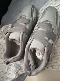 (Category: ) located in . Submitted by iloveclothing (Listing ID 1445474014, Image 1). Description: .