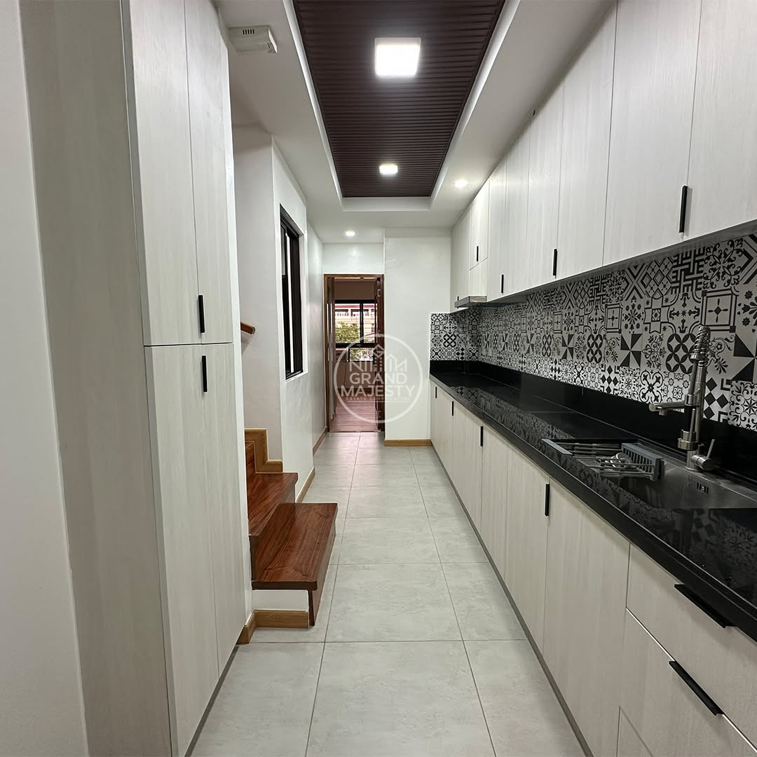(Category: ) located in . Submitted by jefflock (Listing ID 1332722648, Image 1). Description: .