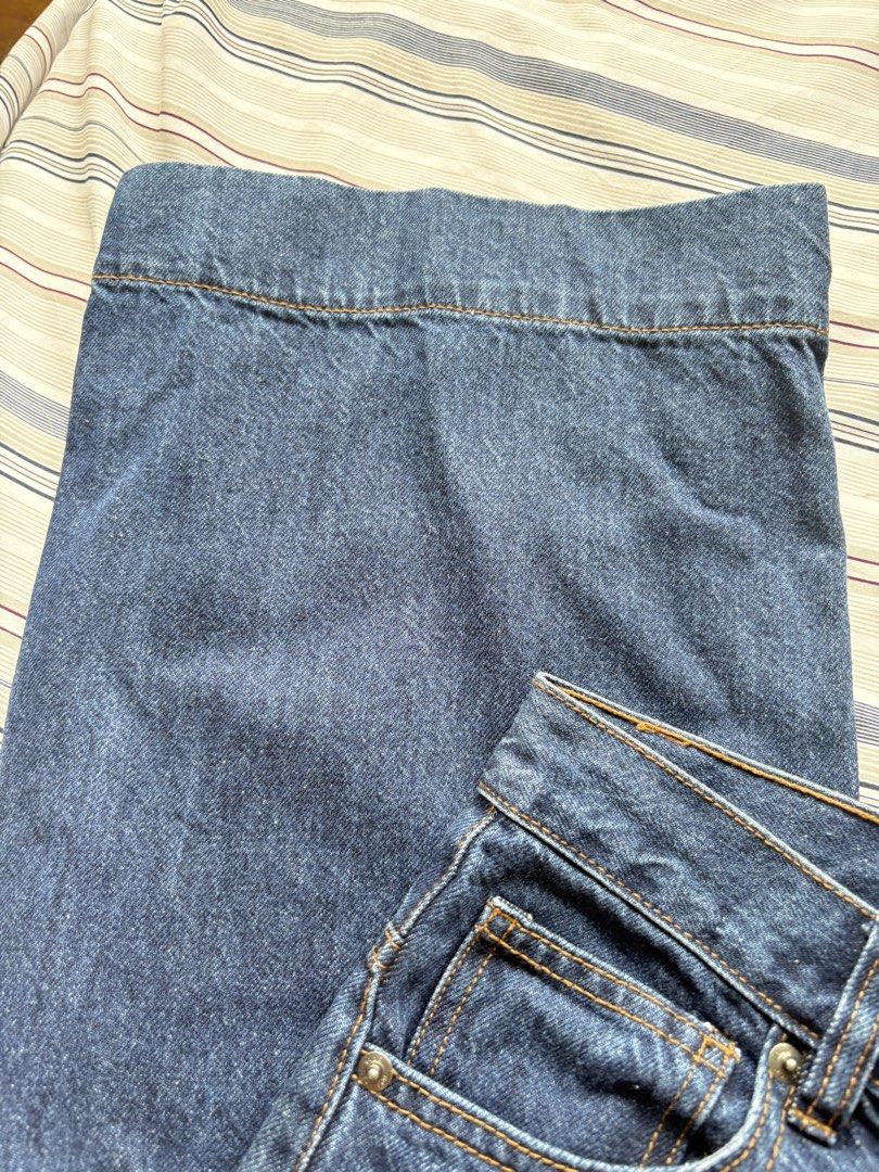 GAP High Rise Wide Leg Jeans (Category: Jeans) located in Bacoor. Submitted by koomitushi (Listing ID 1445499337, Image 3). Description: 27 waistline .