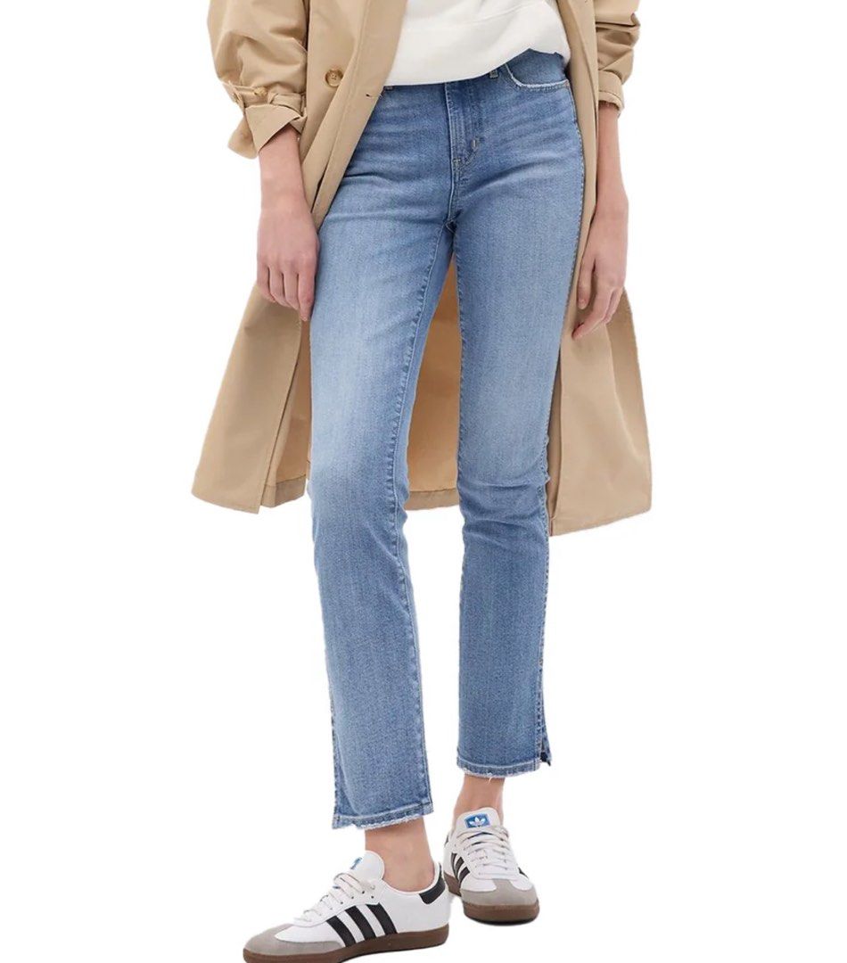 Gap Mid Rise Split-Hem Vintage Slim Jeans (Category: Jeans) located in Taytay. Submitted by oreomatcha (Listing ID 1445206107, Image 1). Description: Bought it for 3k Waistline 30 Still in good condition, price is negotiable‼️.
