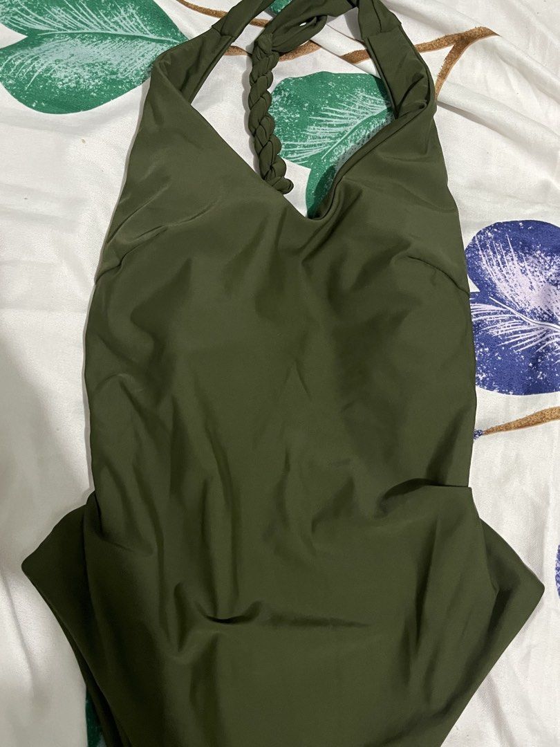 Green One Piece Swimsuit XXS - SMALL (Category: Bikinis & Swimsuits) located in Floridablanca. Submitted by preowned_by_sea (Listing ID 1445533767, Image 3). Description: never worn rfs: a bit loose on me xxs size on tag but can fit up to small frame.