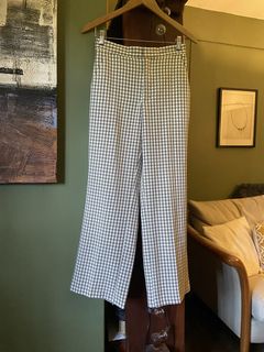 (Category: ) located in . Submitted by pb.closet (Listing ID 1445431173, Image 1). Description: .