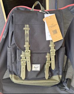 (Category: ) located in . Submitted by vault.apparels (Listing ID 1445572030, Image 1). Description: .