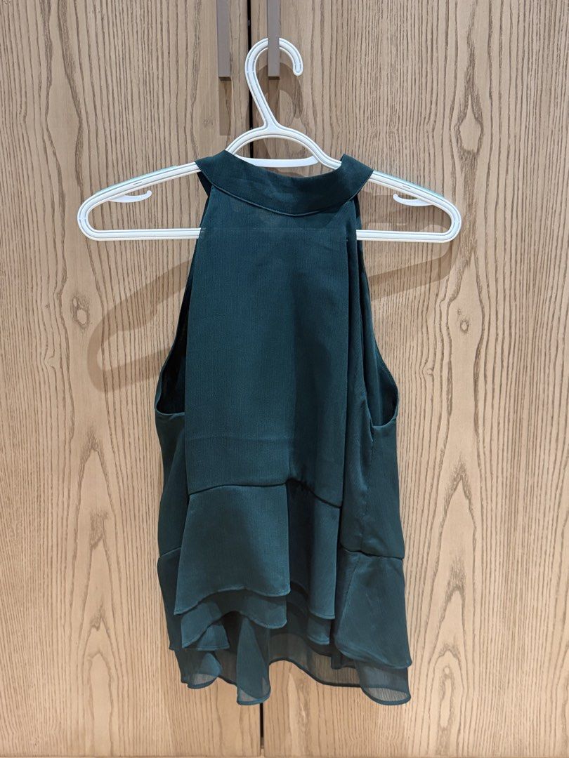 [H&M] Green Halter Neck Peplum Top (Category: Sleeveless) located in Angeles City. Submitted by courtney.d (Listing ID 1445536254, Image 1). Description: .