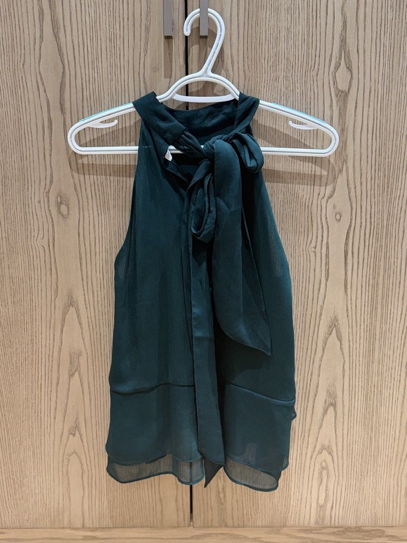 [H&M] Green Halter Neck Peplum Top (Category: Sleeveless) located in Angeles City. Submitted by courtney.d (Listing ID 1445536254, Image 2). Description: .