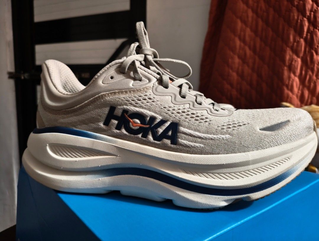 Hoka Bondi 9 Running Shoes (Category: Sneakers) located in Marikina City. Submitted by cashncastle (Listing ID 1445485901, Image 3). Description: - Original box and reciept - running and everyday wear - Bought at footlocker Gateway - Max Cushion - Perfect for Conditioning, Running Rfs: Need Funds Fixed Price.