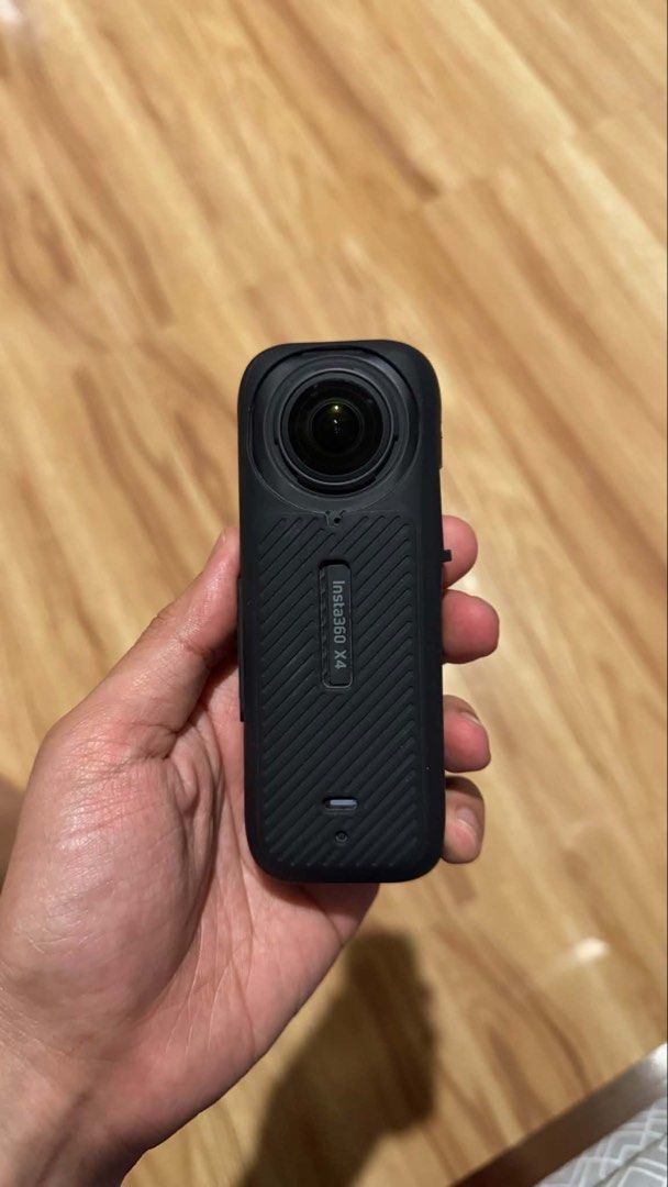 INSTA360 x4 (Category: Cameras) located in Manila. Submitted by kianapangc93791 (Listing ID 1445489793, Image 2). Description: LAST PRICE: 16,000 What’s Included: Original box USB-C cable Protective case Selfie stick RFS: Switch to different brand Location: Pasig, BGC, Pampanga, Nueva Ecija.