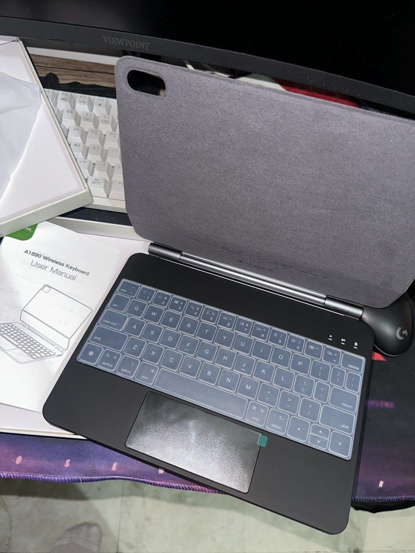 Ipad 10 wireless keyboard (Category: iPad) located in Las Pinas. Submitted by archimedes.joaquin (Listing ID 1445428316, Image 2). Description: Brandnew - padala lang po RFS: extra keyboard.