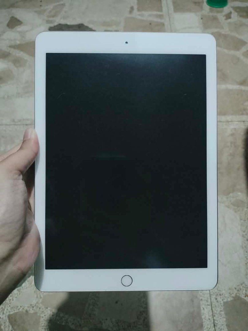 Ipad 6th Gen 32GB (Category: iPad) located in Manila. Submitted by erickalago (Listing ID 1445426859, Image 3). Description: HELPING A FRIEND! FOR SALE IPAD 6TH GEN 32GB - Touch ID Working - Unli reset - IOS Ver 17.7.11 - Stylus pen (with box pa worth 1,200) - Charging chord - Nakatempered glass din Honest issue: hard press na yung high volume button, pero may volume control naman sa screen. Paint chip sa likod, di nakaka affect sa performance. l