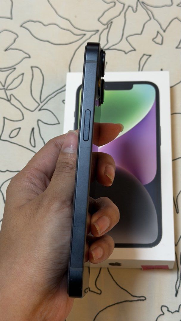 IPHONE 14 128GB (Category: iPhone 14 Series) located in San Mateo. Submitted by marygracem16042 (Listing ID 1445559930, Image 3). Description: For Sale: iPhone 14 📱 128GB 91% Battery Health 🔋 With box, no charger. Negotiable Well-kept and in good condition ✨No issues✅ .