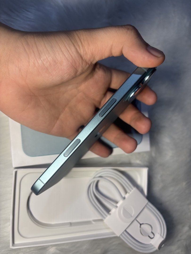 iPhone 16 128gb (Category: iPhone 16 Series) located in Manila. Submitted by jaypi6996 (Listing ID 1445499269, Image 2). Description: iPhone 16 128gb fu ₱25,999 only! rush!For sale or swap to your? (contact: 09506473084 for inquiries ) limited quota ko di ako maka reply dito •ZPA Variant (Powermac Purchase) •Sobrang Kinis Pede sa maarte •NTC Approved •Original All Parts •Prestine Condition (Sobrang kinis) •All Buttons Working •Truetone Working •F
