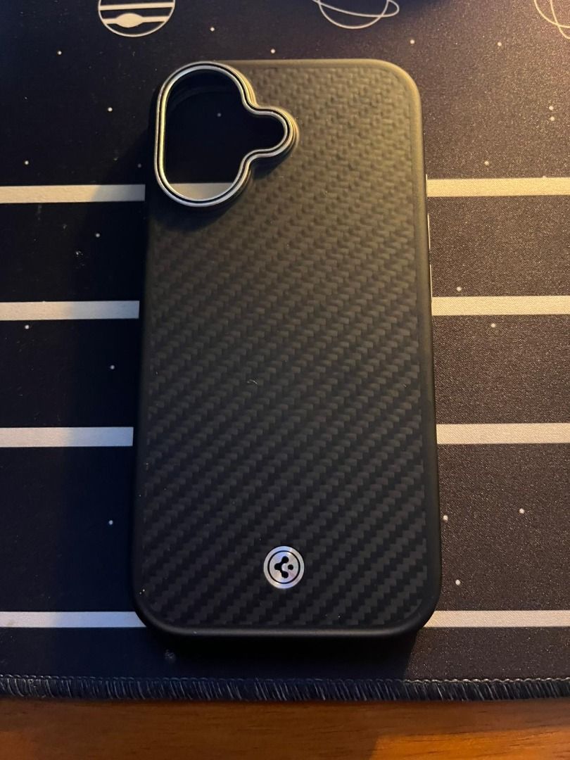 Iphone 17 spigen enzo airmid case and screen protector490353341142159362