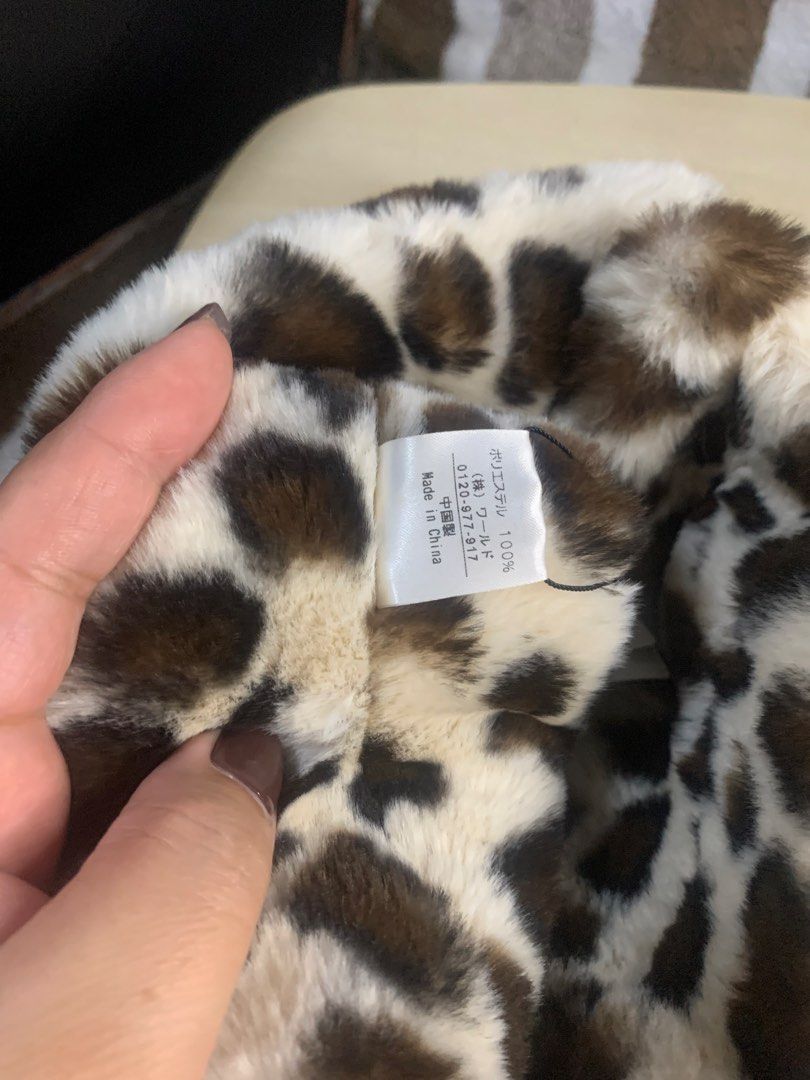 Japan branded neck fur scarf (Category: Scarves) located in Cabanatuan. Submitted by mjluxxejapan (Listing ID 1445552840, Image 3). Description: Fixed price .freesz .approx 22” long , 4” lapad gandaa ng quality at design animal print . Makapal malambot cute .. bnew cond .