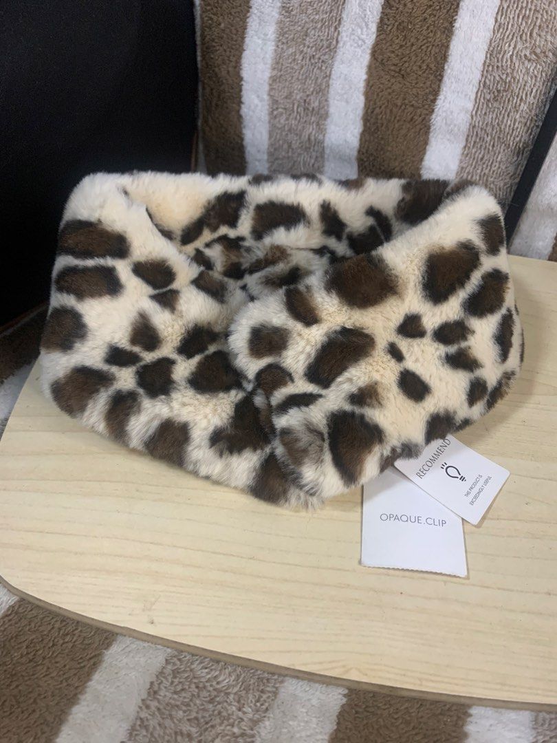 Japan branded neck fur scarf (Category: Scarves) located in Cabanatuan. Submitted by mjluxxejapan (Listing ID 1445552840, Image 1). Description: Fixed price .freesz .approx 22” long , 4” lapad gandaa ng quality at design animal print . Makapal malambot cute .. bnew cond .