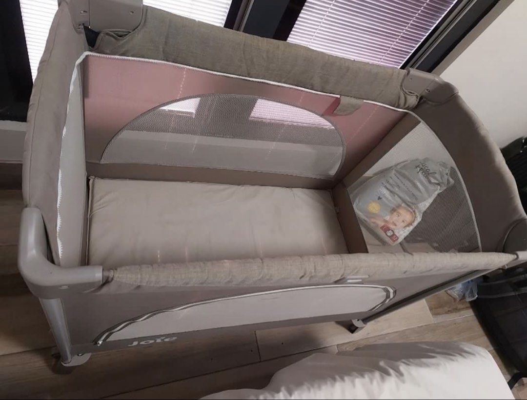 Joie Bedside Crib and Travel Cot (Category: Cots & Cribs) located in Dasmarinas. Submitted by elizmaebau68309 (Listing ID 1445448156, Image 2). Description: Joie Crib personal preloves of my baby boy Hindi gaano nagamit. Pwede sya pang travel at pwedeng pwede sa mga maliliit na mga space..