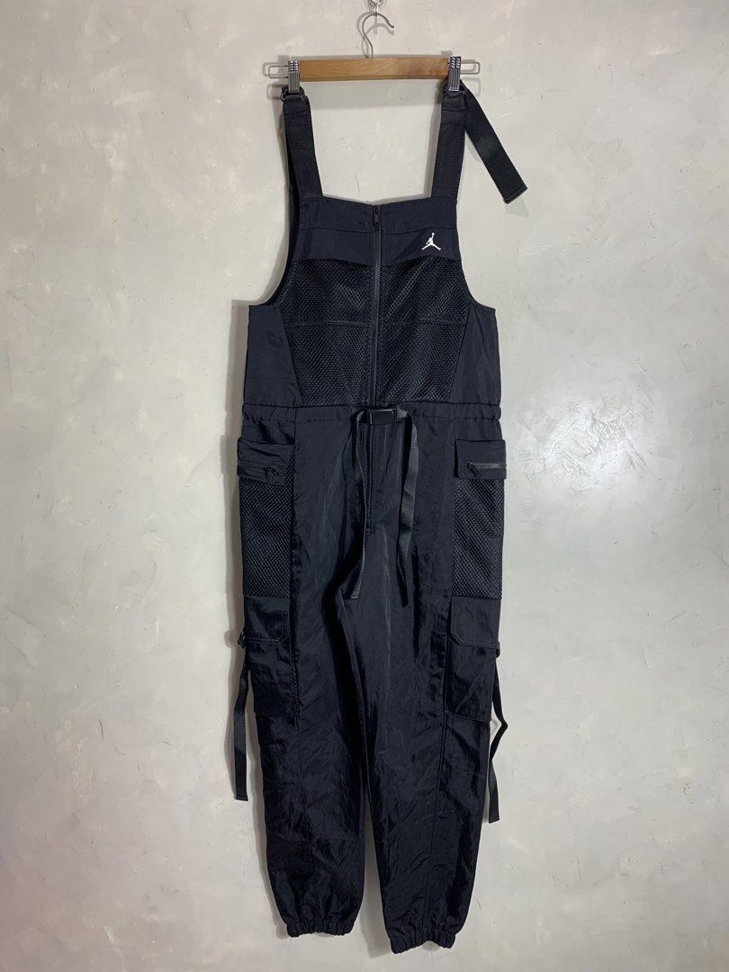 Jordan Utility Flight Suit cargo pockets unisex (Category: Vests) located in Natividad. Submitted by endsource.ph (Listing ID 1445518859, Image 1). Description: Jordan Utility Flight Suit cargo pockets unisex ‎_____________ ‎Size: XS on tag cant fit Medium men’s - Large Womens ‎Width : 18 ‎Length: 37 ‎(actual dimension) ‎______________ ‎Like New Condition ‎(use once or twice) ‎Lightly Used Condition ‎(used w/care) ‎______________ ‎Issue: none ‎Co