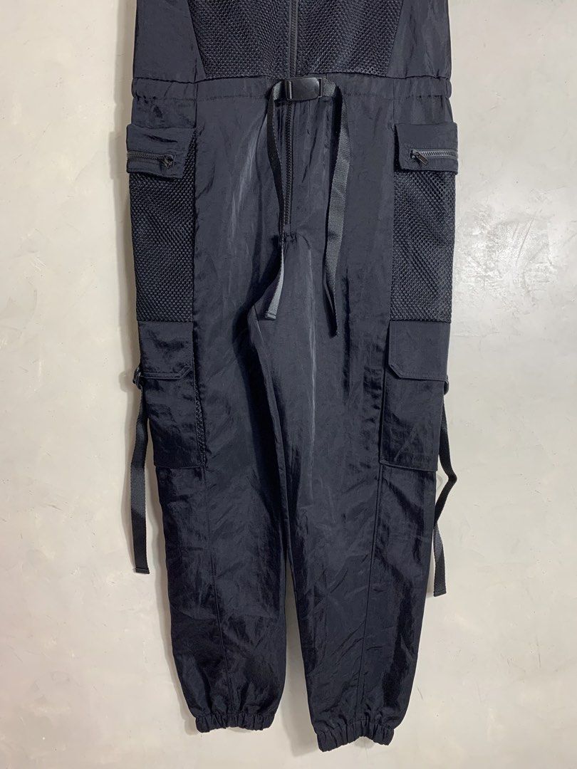 Jordan Utility Flight Suit cargo pockets unisex (Category: Vests) located in Natividad. Submitted by endsource.ph (Listing ID 1445518859, Image 3). Description: Jordan Utility Flight Suit cargo pockets unisex ‎_____________ ‎Size: XS on tag cant fit Medium men’s - Large Womens ‎Width : 18 ‎Length: 37 ‎(actual dimension) ‎______________ ‎Like New Condition ‎(use once or twice) ‎Lightly Used Condition ‎(used w/care) ‎______________ ‎Issue: none ‎Co