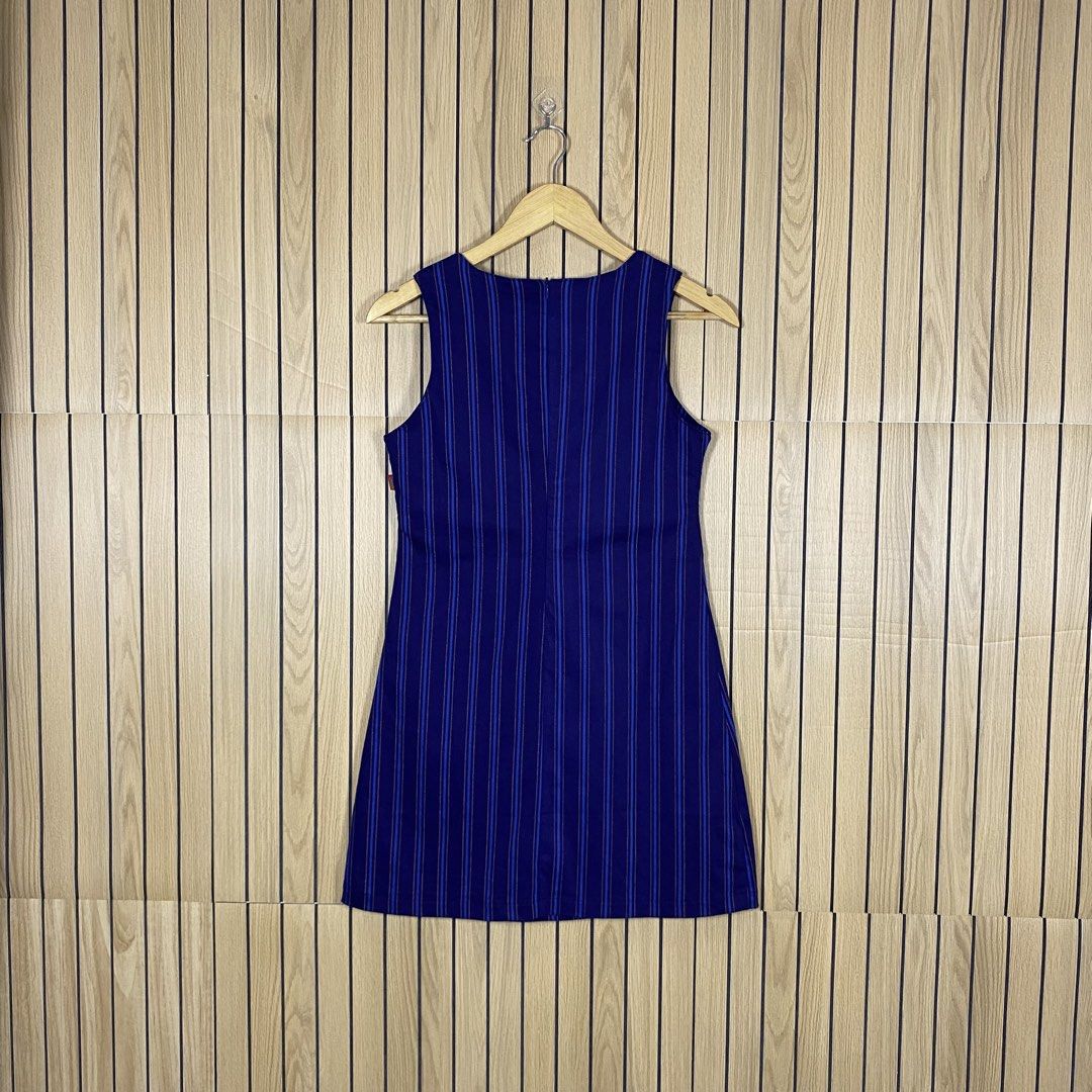 Kenzo Jungle Stripes Mini Dress (Category: Dresses) located in Bacolod City. Submitted by treasurehunts.6100 (Listing ID 1445553922, Image 2). Description: Kenzo Jungle Stripes Mini Dress Condition - New Color - Color rate - 9.8 / 10 Material - 97% Cotton, 3% Elastine No Flaws Dimensions : Width - 16 Length - 31 Brands you might find on my profile : ( Cos, Uniqlo, H&M, Zara, Muji, Ralph Lauren, Hugo Boss, Fred Perry, Lacoste, Armani, Oakley, The 