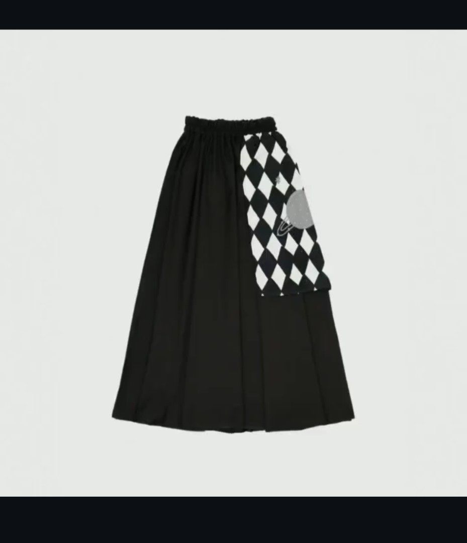 Koolastuffa (Category: Skirts) located in Singapore. Submitted by syasoforit (Listing ID 1445596604, Image 3). Description: Flowy black skirt with a unique planet graphic diamond panel and comfy elastic waist. Perfect for a statement look! Length 83 cm Waist 60-106 cm(Best fit L).
