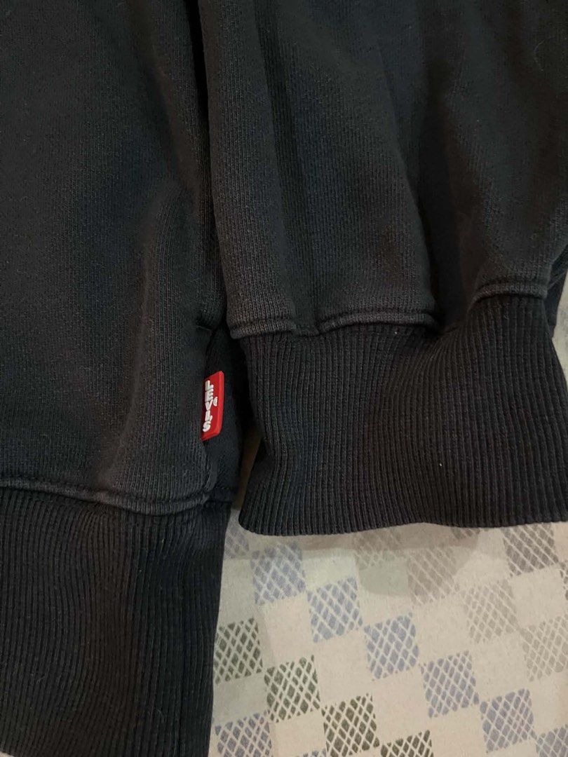 Levi's x LEGO Black Sweatshirt (Category: Coats, Jackets and Outerwear) located in Batangas. Submitted by gavsandrix (Listing ID 1445422396, Image 3). Description: - Black Levi's sweatshirt - Fun LEGO-inspired logo graphic - Crew neck, long sleeves - Made in China - Ideal for casual wear - Please check photos for detailed condition.