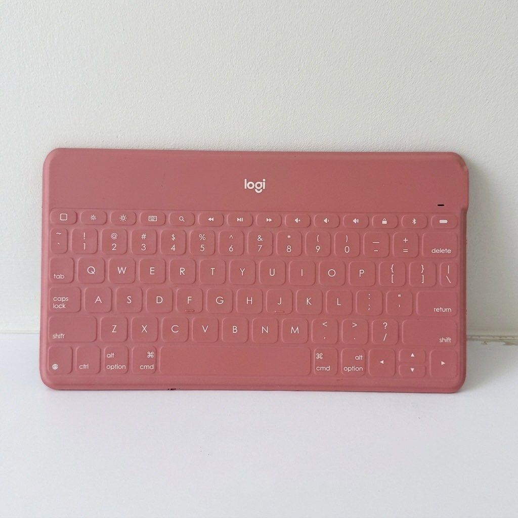 Logitech keys to go pink keyboard490368711850741760