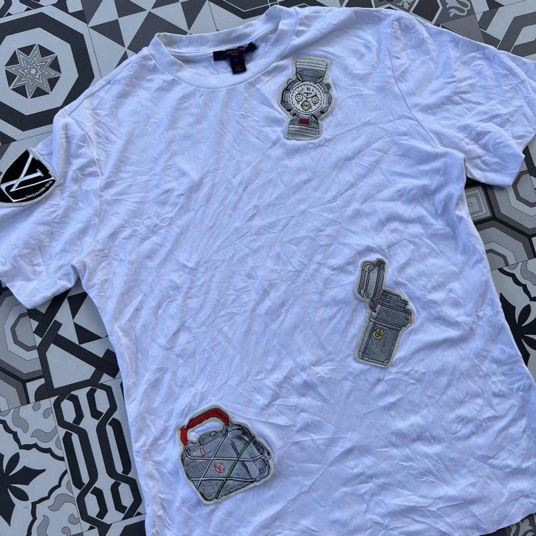 Louis Vuitton Badges Tee (Category: Luxury Apparel) located in Santo Tomas. Submitted by denev17 (Listing ID 1445565676, Image 2). Description: Good as new Size med on tag 26L 18.5W .