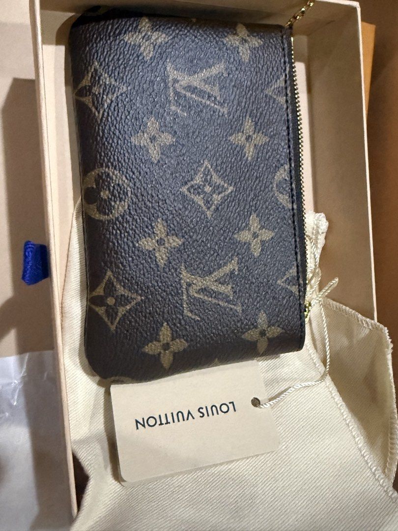 Louis vuitton monogram key pouch (Category: Luxury Bags & Wallets) located in Manila. Submitted by pialoved (Listing ID 1445526145, Image 2). Description: .