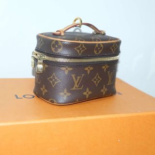(Category: ) located in . Submitted by shopria10 (Listing ID 1445445038, Image 1). Description: .