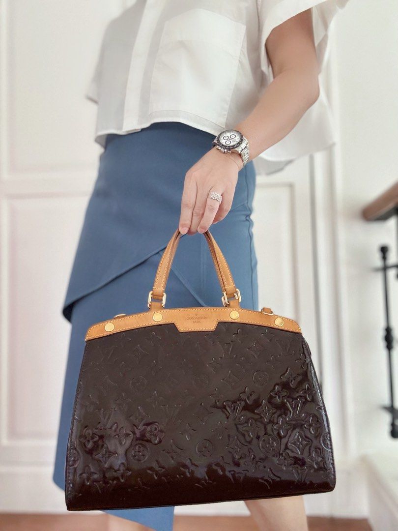 Louis Vuitton Vernis Brea MM (Category: Luxury Bags & Wallets) located in Muntinlupa City. Submitted by closet.confessions (Listing ID 1445547291, Image 3). Description: Trends come and go, but this one stays! rank A+ with dustbag & long strap 💯 authentic, as always!.
