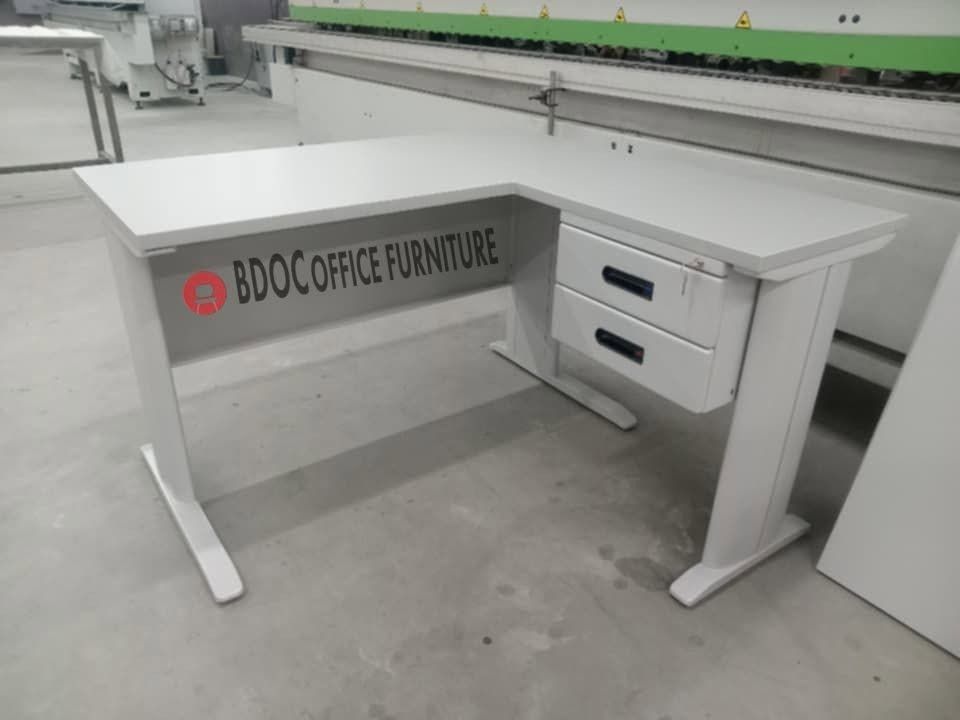 L-Type Executive Table/Office Furniture (Category: Tables & Sets) located in Quezon City. Submitted by jerielbdoc19672 (Listing ID 1445426695, Image 2). Description: L-Type Executive Table Ready made or Customize Free layout, Quotation and Installation 09336139781.
