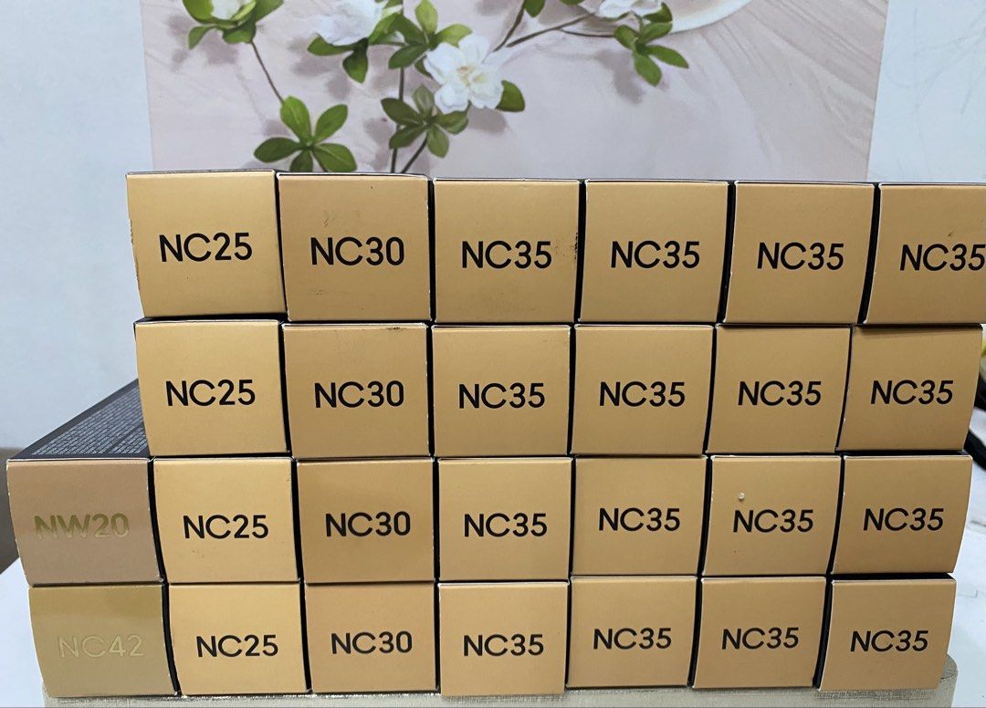Mac studio fix (Category: Makeup) located in Manila. Submitted by kirtsiecel51729 (Listing ID 1445437367, Image 3). Description: Authentic mac studio fix foundation New packaging Nc30 & nc 35.