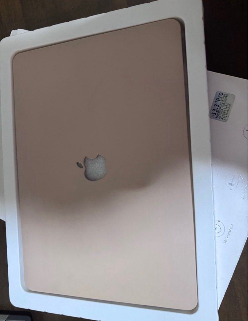 Macbook pro case laptop (Category: Laptop Bags & Sleeves) located in Quezon City. Submitted by prelovedsaleitems (Listing ID 1445475438, Image 1). Description: .