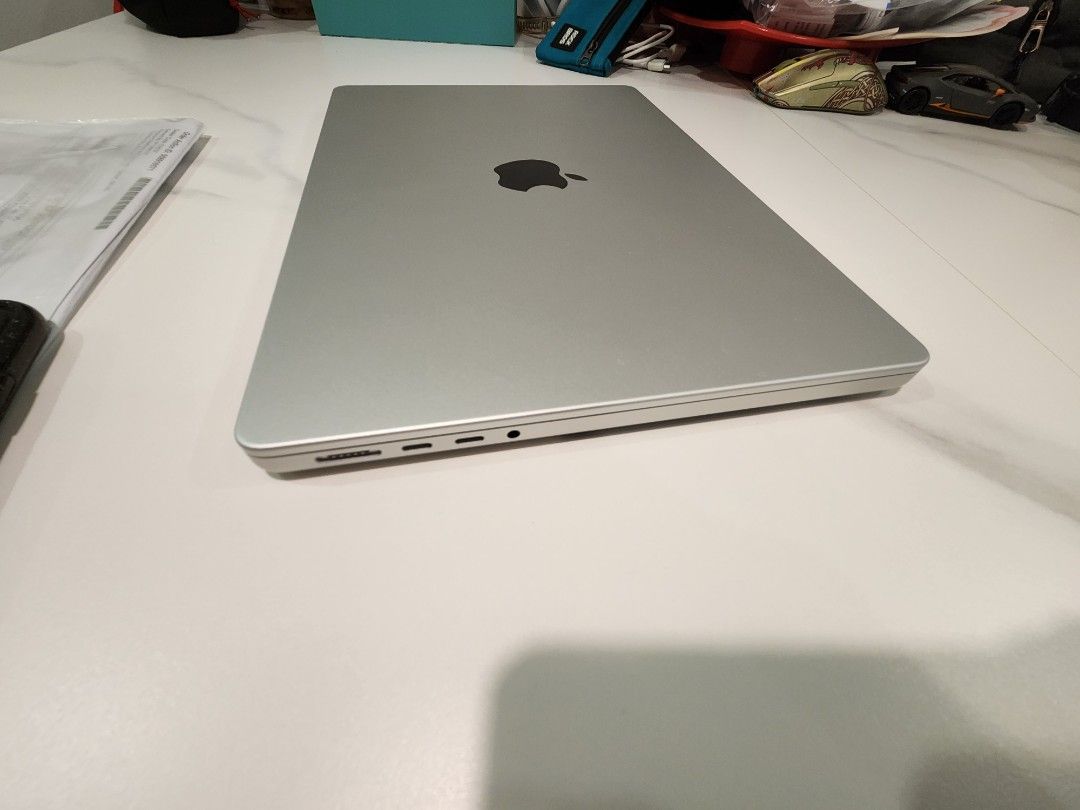 Macbook Pro M4 pro chip490359557624309762