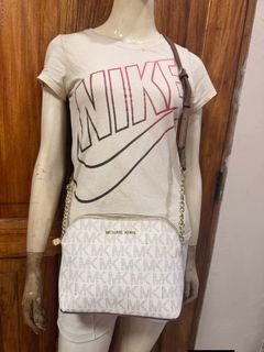 (Category: ) located in . Submitted by lilowearph (Listing ID 1445606680, Image 1). Description: .