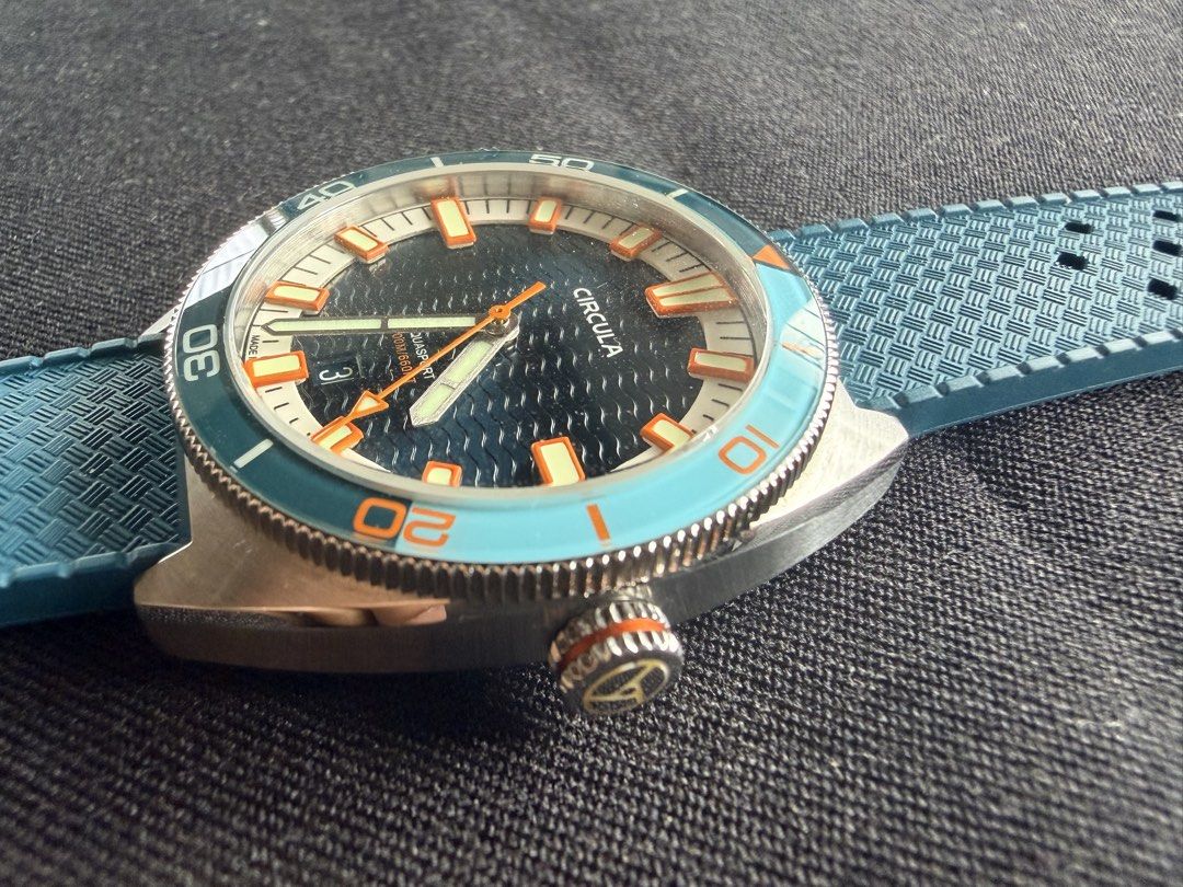 MICROBRAND Circula Aquasport II Skin Diver (Category: Men's Watches) located in Makati City. Submitted by collectedcircles (Listing ID 1445433073, Image 3). Description: Circula Aquasport II on original rubber strap. German family-owned watch brand. Runs on a Sellita SW 200-1 38 hour power reserve (engraved caseback) Diameter: 40mm L2L: 46mm Lug width: 20mm Thickness: 12.6mm Great summer watch with retro skin diver design and dial has lots of lay