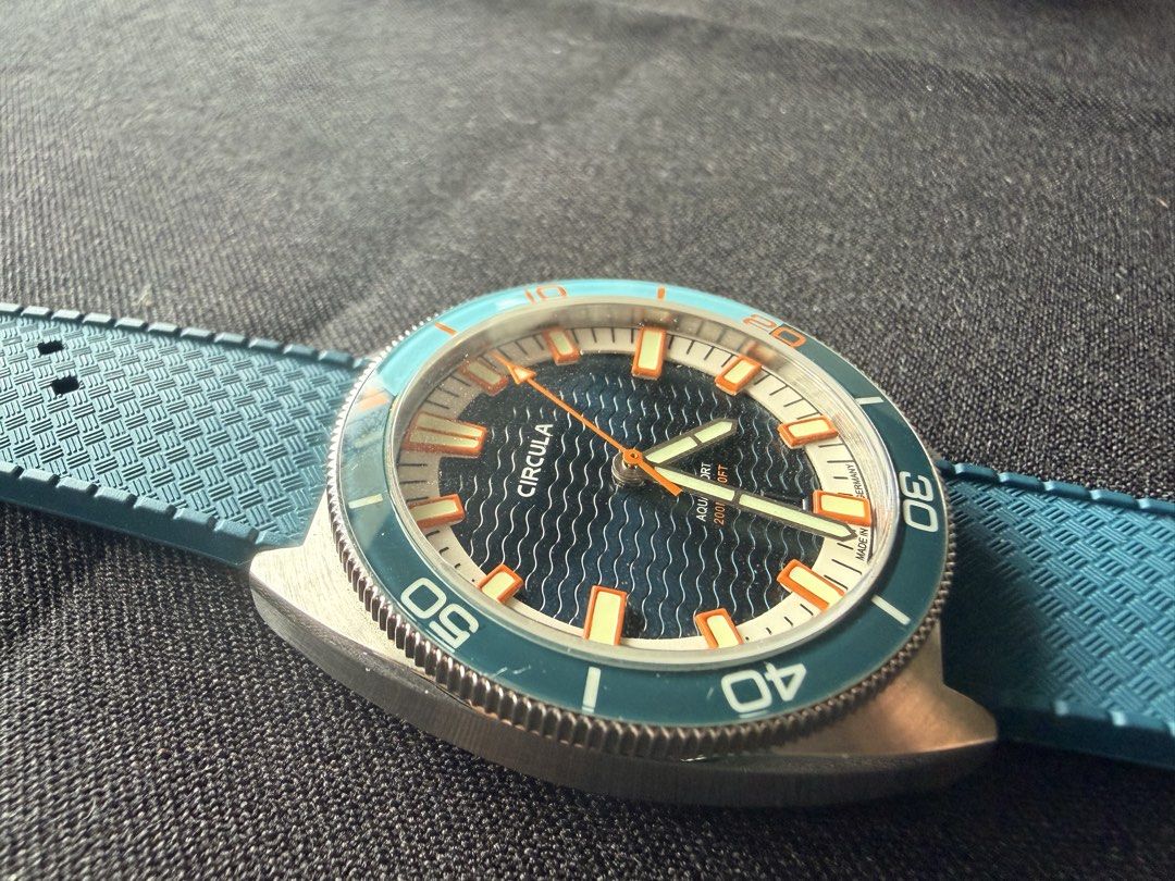 MICROBRAND Circula Aquasport II Skin Diver (Category: Men's Watches) located in Makati City. Submitted by collectedcircles (Listing ID 1445433073, Image 2). Description: Circula Aquasport II on original rubber strap. German family-owned watch brand. Runs on a Sellita SW 200-1 38 hour power reserve (engraved caseback) Diameter: 40mm L2L: 46mm Lug width: 20mm Thickness: 12.6mm Great summer watch with retro skin diver design and dial has lots of lay