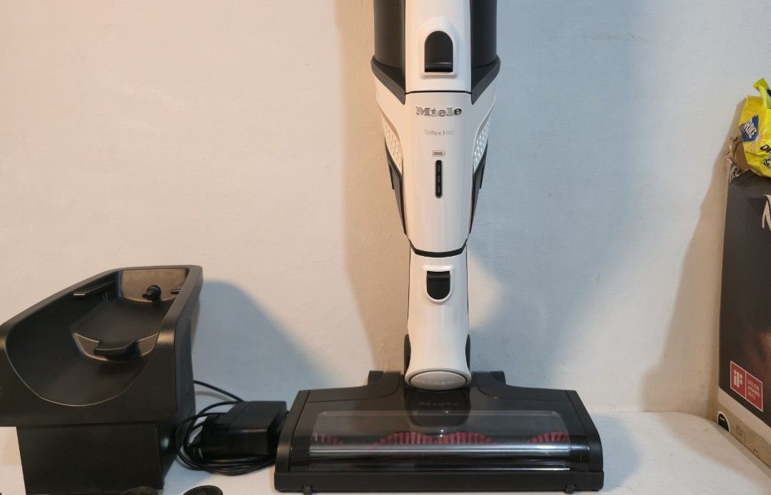 Miele HX1 Triflex Cordless Vacuum (Category: Vacuum Cleaner & Housekeeping) located in Rizal. Submitted by potato_corner (Listing ID 1445584302, Image 2). Description: Miele HX1 Triflex Cordless Vacuum Australian mall pull out Used as demo unit complete accessories manual no box no issue 220V made in Germany.