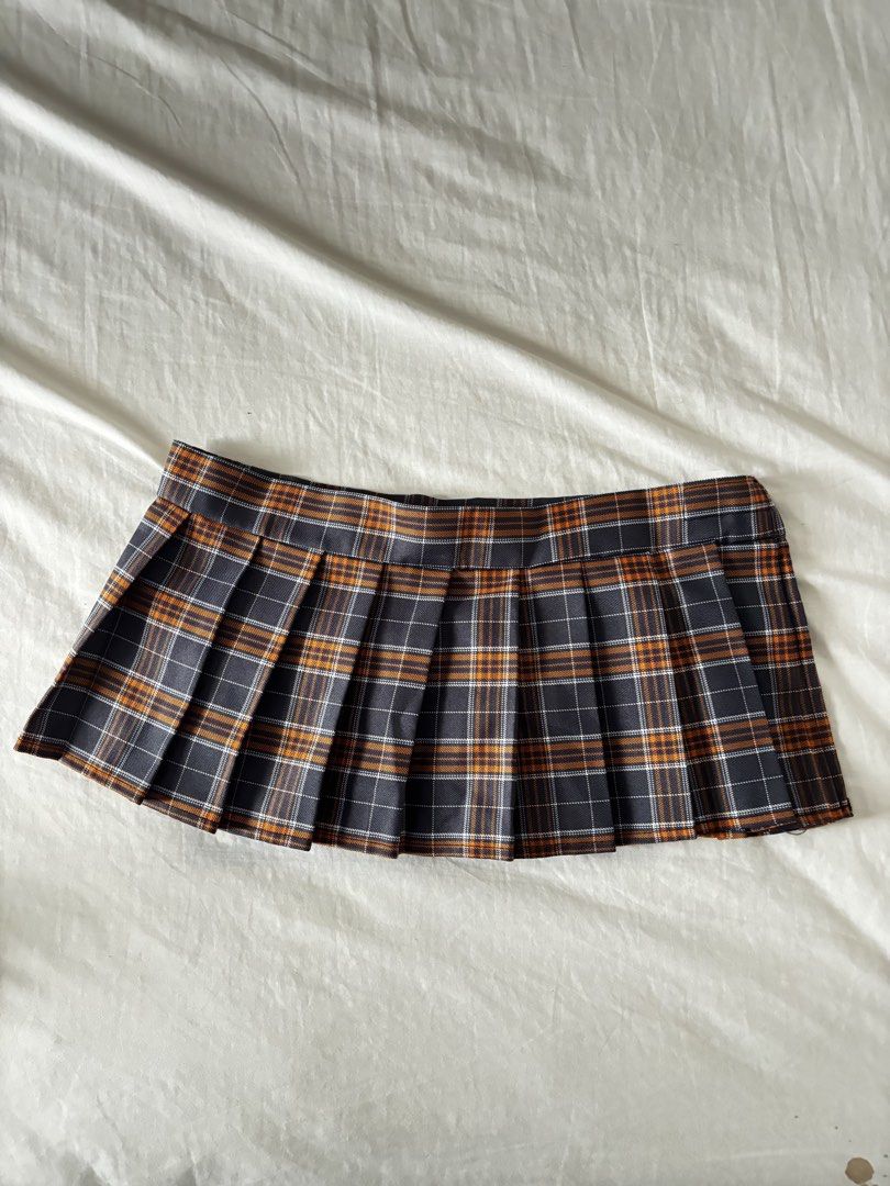 mini micro skirt for layering styling (Category: Skirts) located in Binan City. Submitted by visualcloset (Listing ID 1445442086, Image 1). Description: SIZE: 24-25 WAIST 🏷️ NONE 📍SAN PEDRO LAGUNA 📦 J&T (BUYER WILL SHOULDER SF.) 🧾GCASH PAYMENT ONLY (NO COD) .